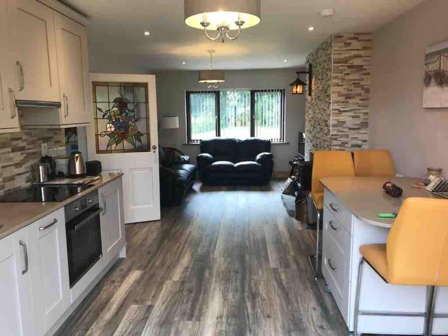 Harmony House Enclosed Property Near Beach And Lake Tramore Exterior photo